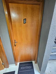 Studio 08, suite, garage in front - Image 3