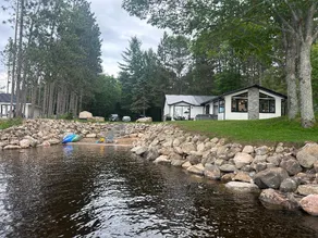 Beautiful Round Lake - Four Season Beach House! - Image 5