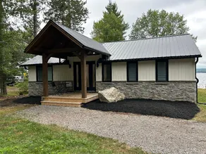 Beautiful Round Lake - Four Season Beach House! - Image 2