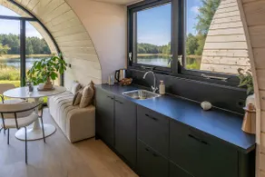 Nature lodge with veranda and views - Image 4
