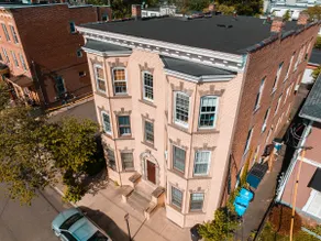 Studio in Little Italy - Image 2