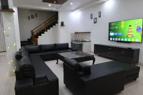 Room in villa with pool, TT and 8 ball pool! - Image 5