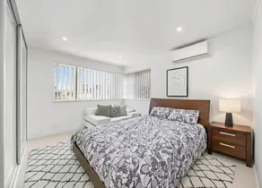 Convenient Home in Canley Heights - Image 5