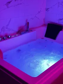 Design Apartment with Private Jacuzzi - Image 5