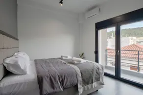 R Apartment 4 - Image 2