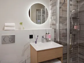 Numa | Medium Studio with Kitchenette - Image 5