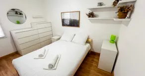 Private parking - AC - Secure residence - Image 4