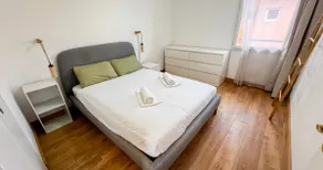 Private parking - AC - Secure residence - Image 2