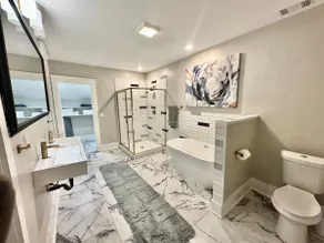 Modern Midtown Memphis Retreat - Image 4
