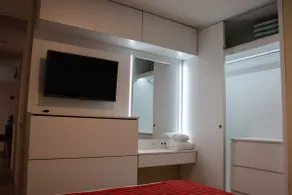 Desing Apt • Near Airport & Port • 24/7 Check-In - Image 5