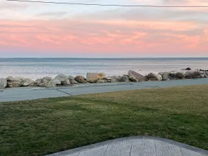 Oceanfront cozy cottage - Image 3