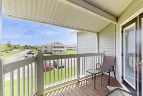 Wonderful 2BR 2nd-Floor | Balcony | Pool - Image 2