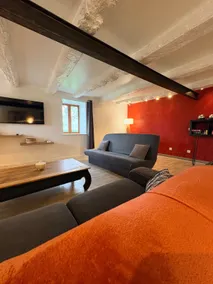 L'Atelier des Poutres, a cool stone house - Image 2