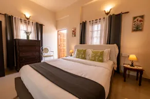 Spacious 2 bedroom pool view | 5 kms from beach - Image 4
