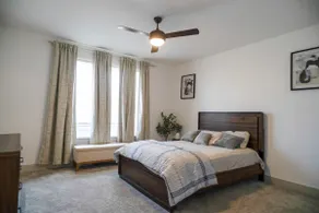 Cal’s Place – Cozy & Comfortable Modern Apartment - Image 3