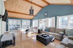 Lake Gaston Retreat - Waterfront - 5 Bed / 3 Bath - Image 3