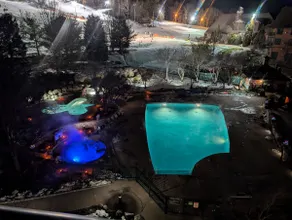 Amazing 1st floor Ski inout at Creek) - Image 4