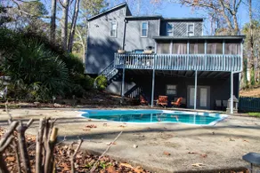Luxurious Suburban Home near Atlanta - Image 2