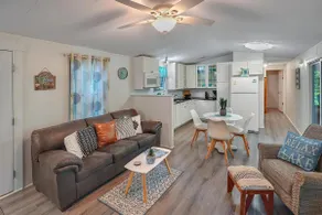 Lake front,cozy 2-bd 2-bth mobile home great views - Image 3