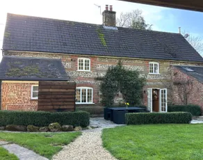 Baydon Estate Character Cottage - Image 5