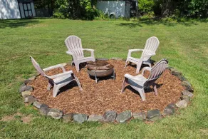 2 Mi to Downtown Mount Airy! Cozy Home - Image 3