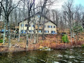 Lakefront 5 Bedroom 3 bath Northwood Chateau 2 & 4 - Image 2