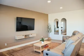 Cozy Home Lower Suite - Image 2