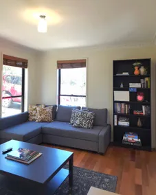2-Bedroom Townhouse Next to the Hospital - Image 4