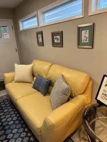 Modern 1-Bedroom Retreat - Image 2
