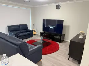 Bright Family-Friendly Home 5 bedrooms - Image 4