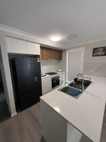 Bright Family-Friendly Home 5 bedrooms - Image 2