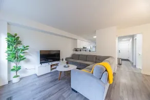 Vibrant 5BR Home Near Western | Sleeps 12 - Image 2
