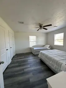 Lake Livingston Family Getaway | Sleeps 10 | Game - Image 3