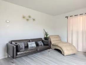 EasyAccess Entire 3BR House Near Airport & Center - Image 5