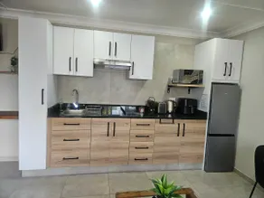 Home at 6 self-catering apartment in prime Ferncliffe - Image 3