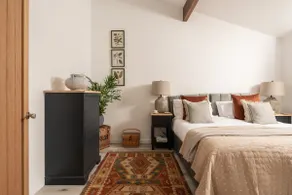 New Market - Modern Stay in Cotswolds with Hot Tub - Image 5
