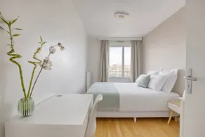 Bohemian-chic getaway: 7 minutes from Paris • Private parking - Image 2