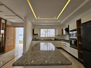 Spacious villa with private pool in Djerba - Image 2