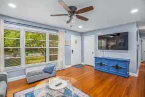 3 Bdrm Close to Downtown High Point & Dog Friendly - Image 2