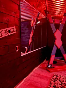 Redwood | Adults Only | Intimate, red room retreat - Image 5
