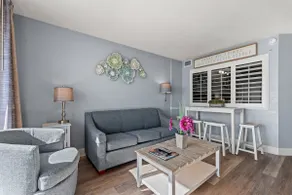 Wonderful Oceanfront Condo with Pools and Hot Tub - Image 5