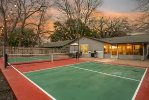 Pickleball, Pool, Games, Mins to Zilker, SoCo/DT - Image 3