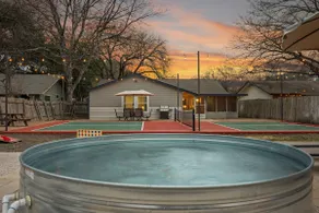 Pickleball, Pool, Games, Mins to Zilker, SoCo/DT - Image 2