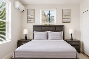 Luxury New-Build Suite • Downtown • Convention - Image 3