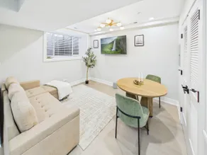 Entire rental unit in Chicago, Illinois - Image 5