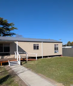 Country getaway in the heart of it all! - Image 3