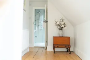 The Walled Garden: Cosy 3-Bed Alfriston Cottage - Image 4