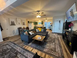 Lakeview • 4BR • Huge Deck • Dog Friendly • ADA - Image 2