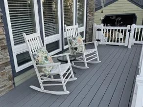 Lakeview • 4BR • Huge Deck • Dog Friendly • ADA - Image 4
