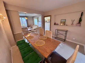 Lovely 3-Bedroom House with Free Parking - Image 5